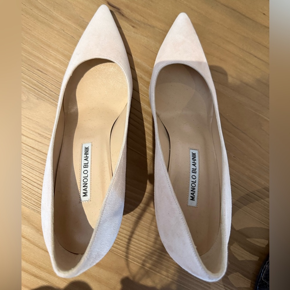 Manolo pale pink suede pumps size 39 - Picture 3 of 5